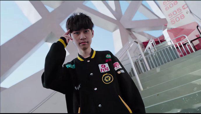 道崽苍输出拉满 重庆狼队第二局逆风翻盘全靠他！道崽用苍打出统治级表现，11分钟强