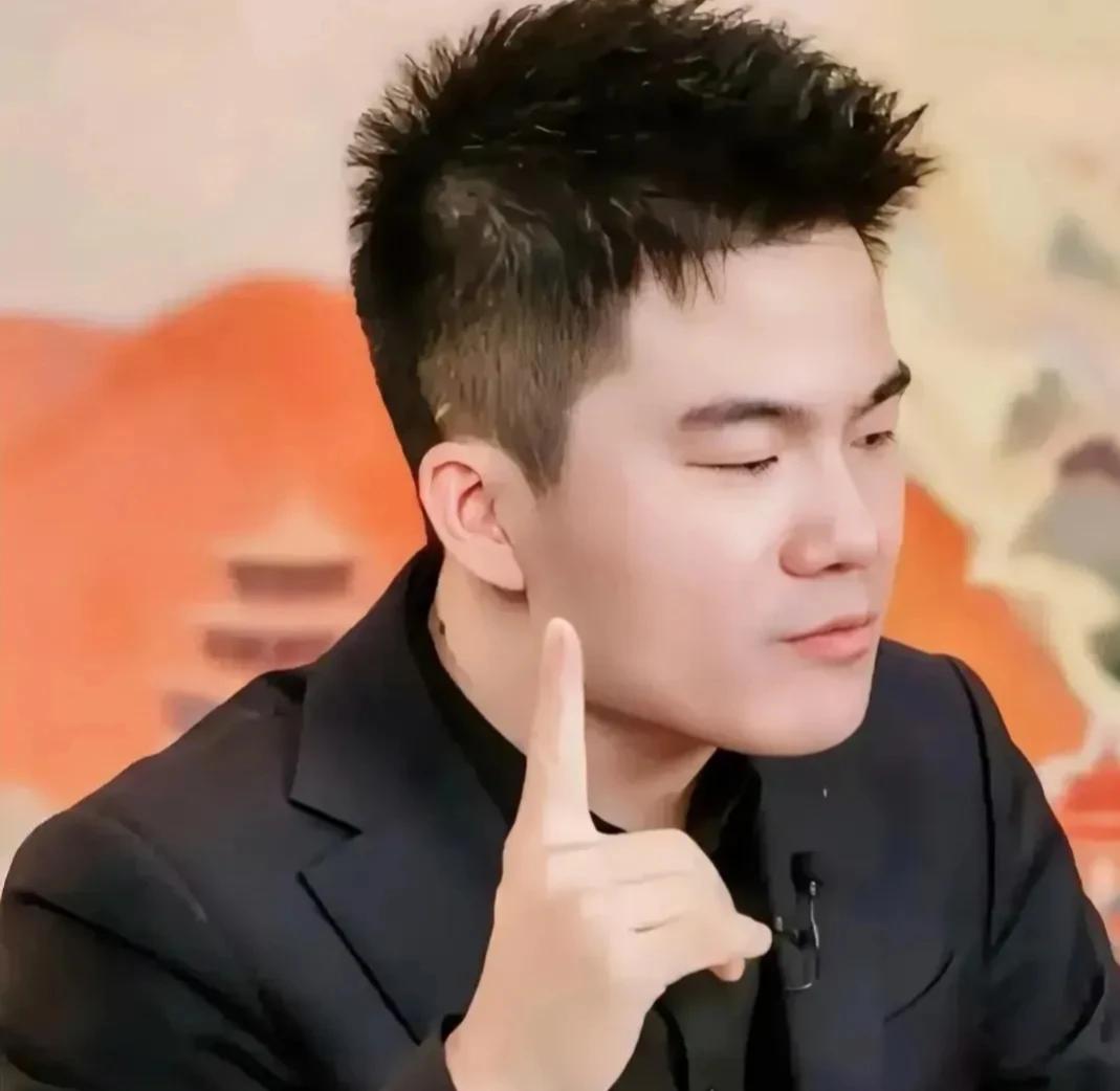 一天，俞敏洪问余华：“为什么作家不快乐的那么多？”  余华反问：“季汉有胜利的可