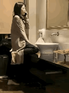 喜欢一个人是什么感觉，原来静静看着她也是一种快乐[兔年大吉]