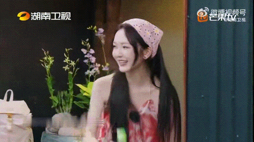 和昆凌最有共鸣的一集 本集高光属实是昆凌的社恐名场面，满心准备好礼物想送给姜妍，