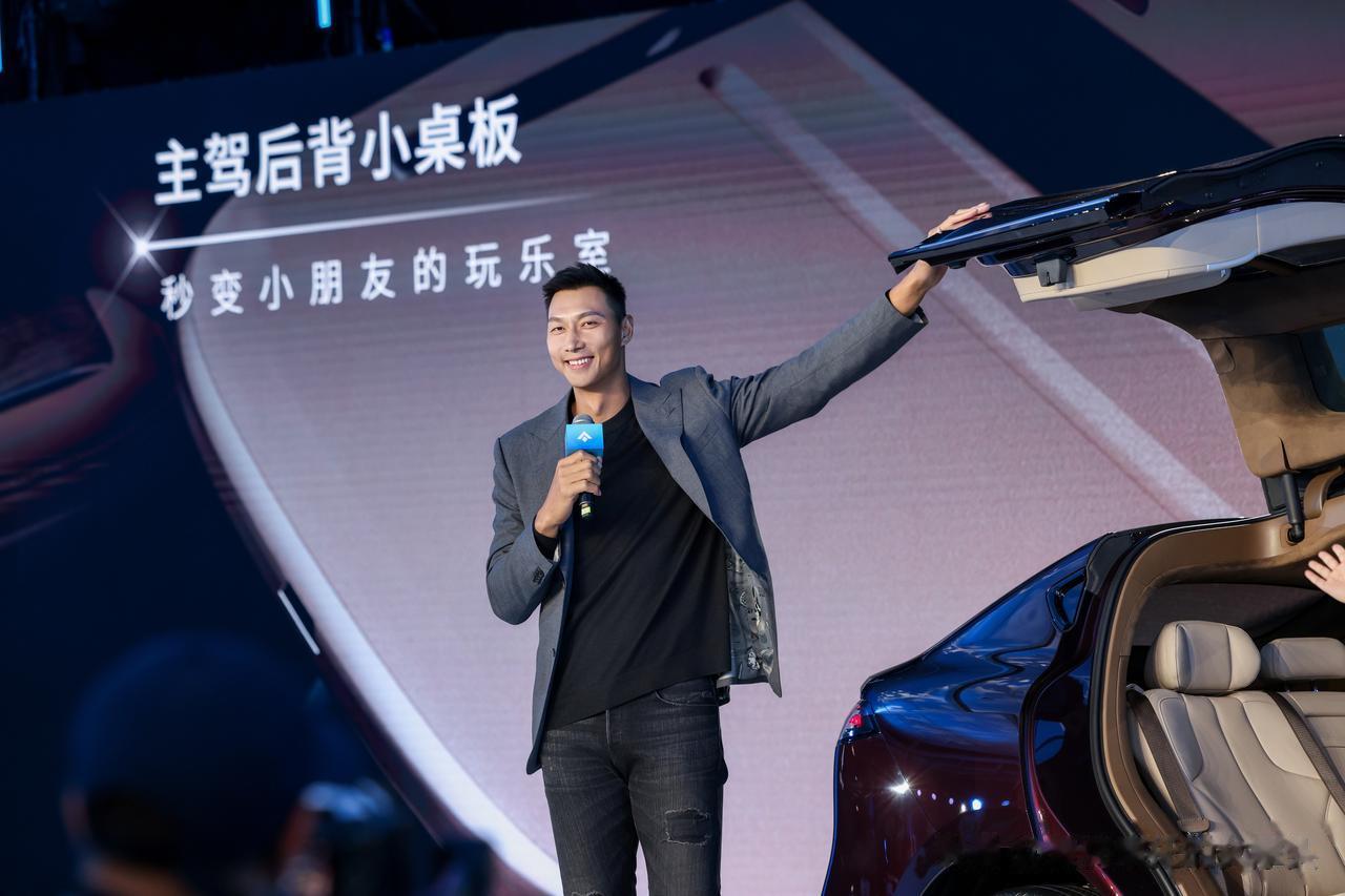 昊铂HT高光上市，20万级战力天花板？一直打算换一台纯电SUV的我，在阿联的强大