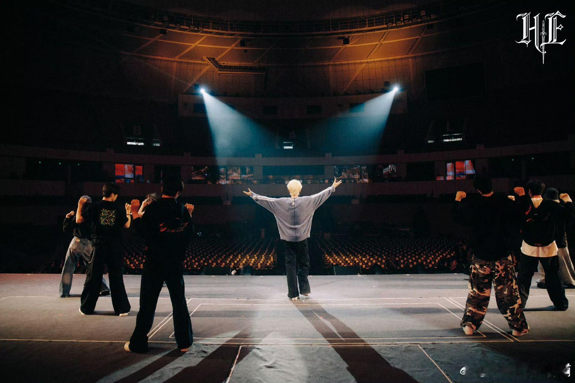 何浩楠厦门安可场官宣 何浩楠厦门安可场官宣啦，这消息就像一颗甜蜜的糖果，让粉丝们