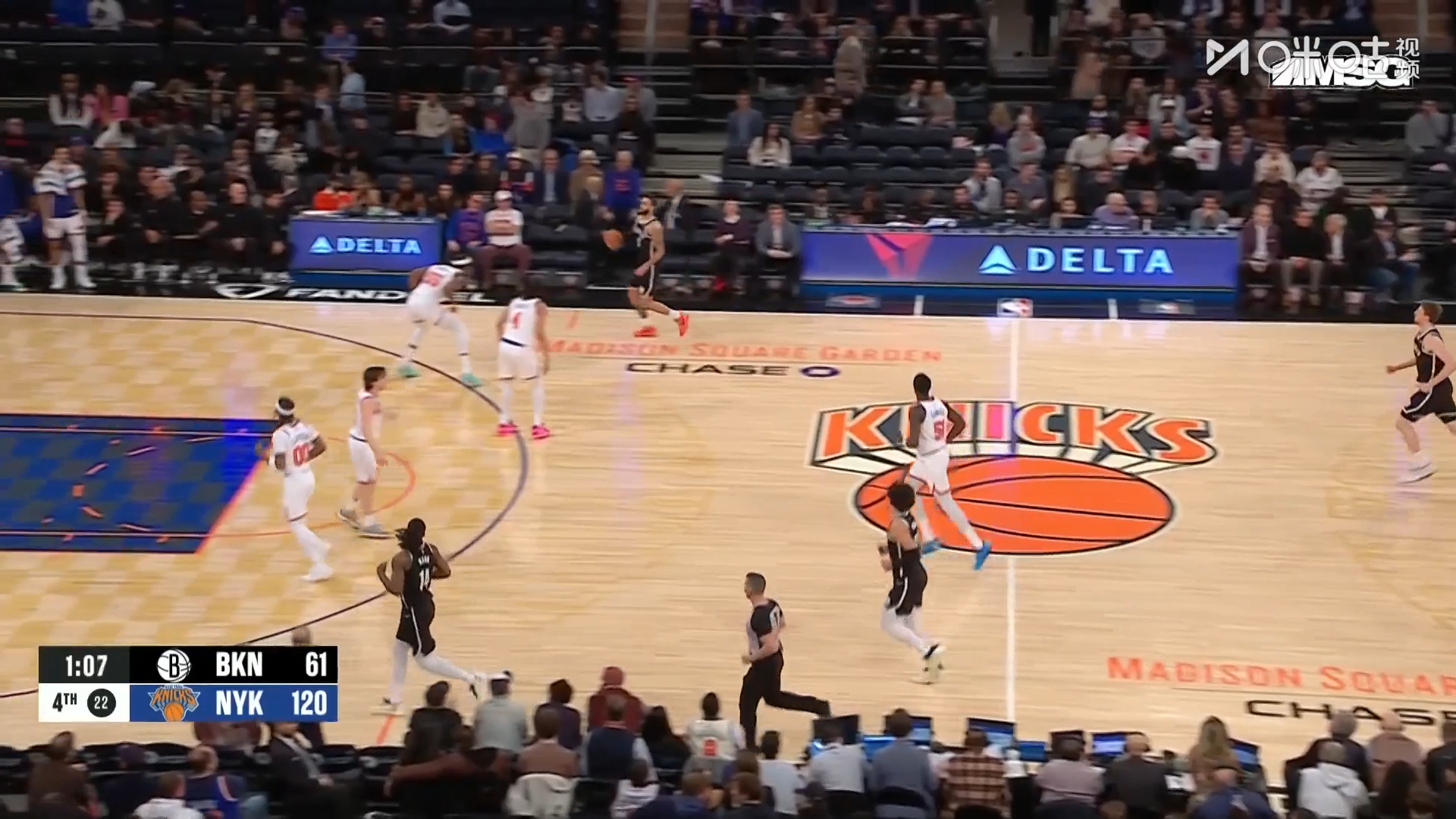 #尼克斯领先篮网59分# 丝毫不留情！今天纽约德比尼克斯vs篮网，比赛快结束时尼