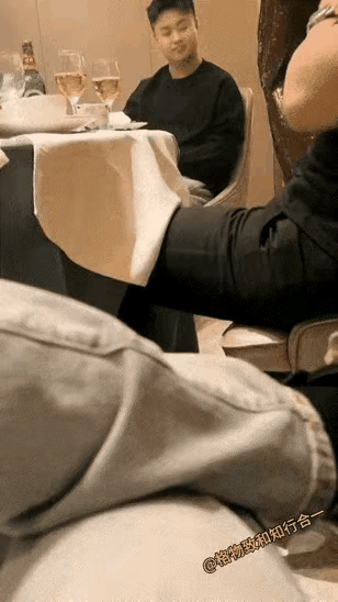 这一巴掌挨得一点都不冤，吃着碗里看着锅里的，不打你打谁？要知道，锅里的和碗里的是