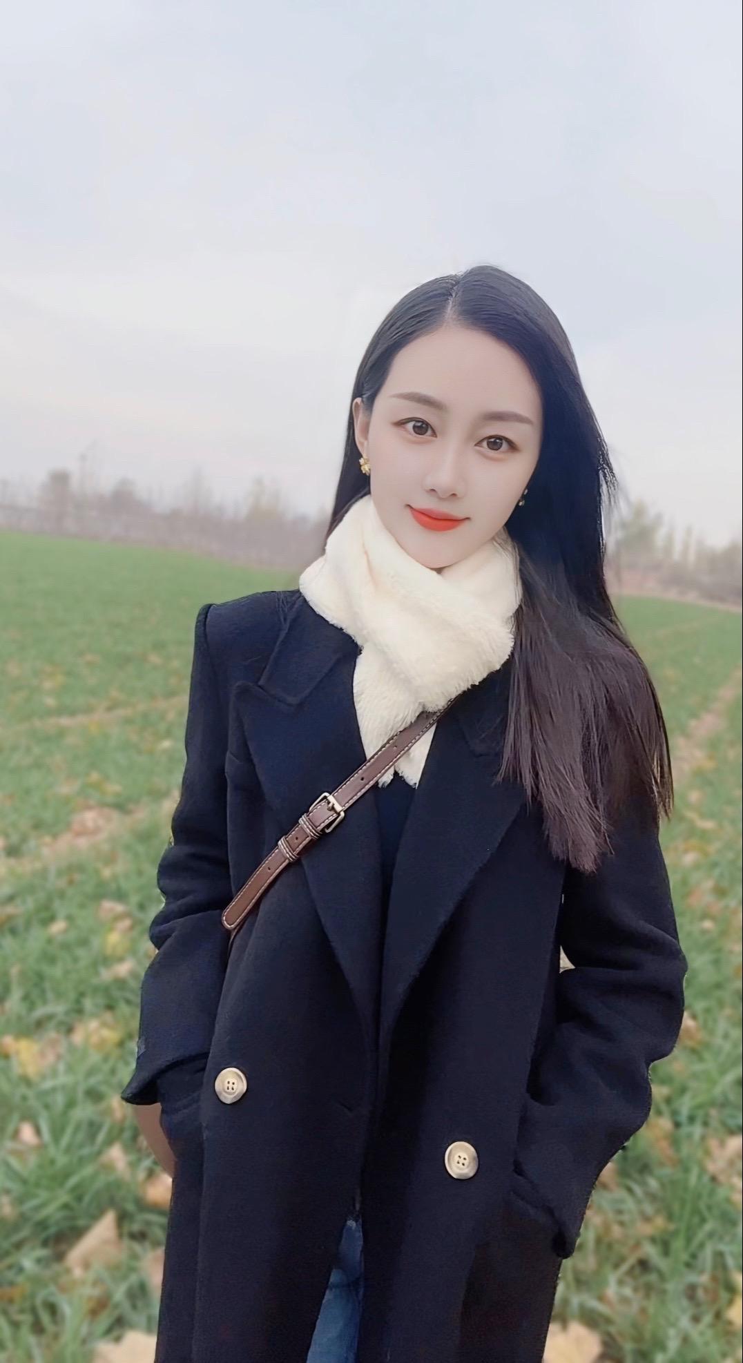 人呢 总会落单的 与其虚假作伴 不如坦然孤独