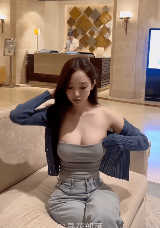 最近很好看的小姐姐，大方美丽 身材实在太好了！ ​​​