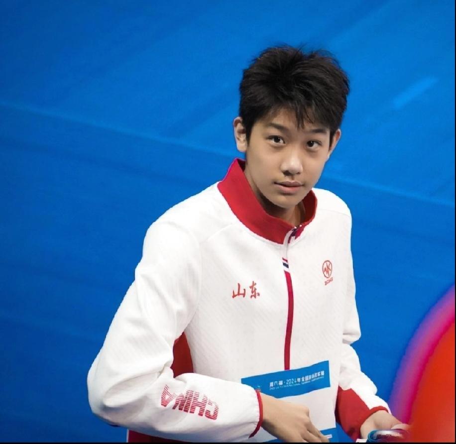 张展硕退赛，汪顺夺冠！
全运会比赛看的是热血沸腾，
游泳比赛“五金”得主，
是一