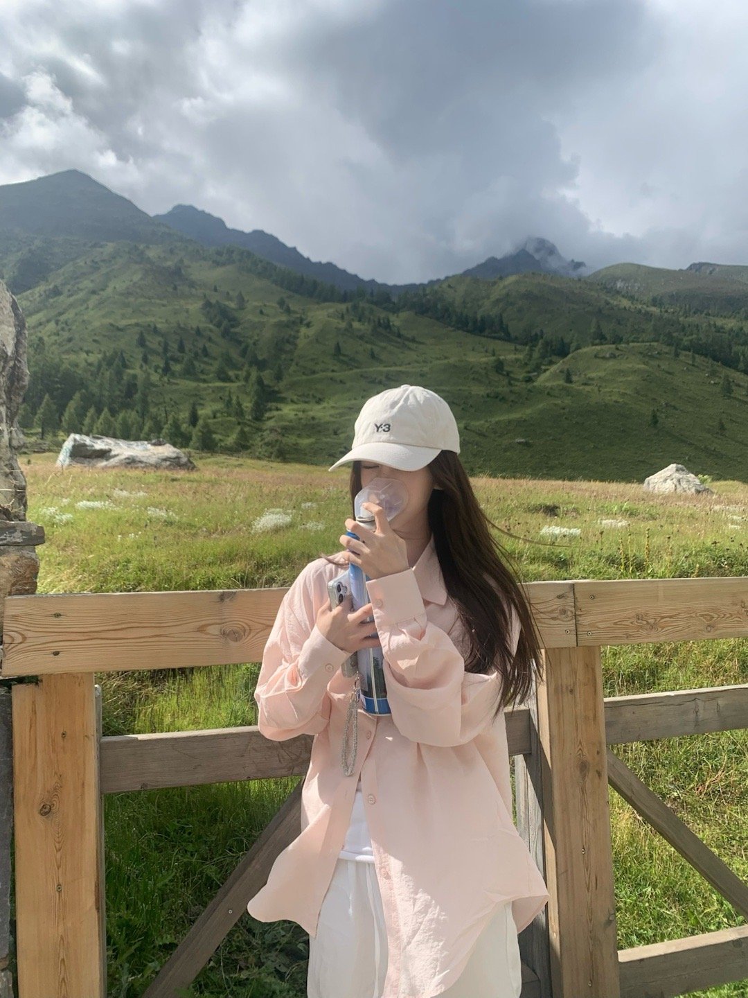 家-成都-四姑娘山-亚拉雪山-丹巴-八美-道孚-理塘现在要开去重庆 坐得我。 ​