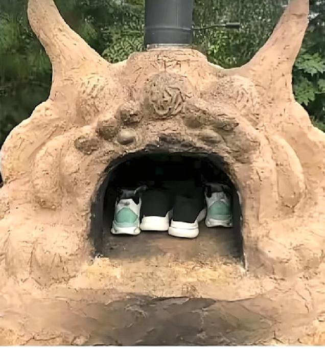 这样的商家确实让人心寒
前不久，在四川成都明月村搞出一个新的活动，受到了附近很多