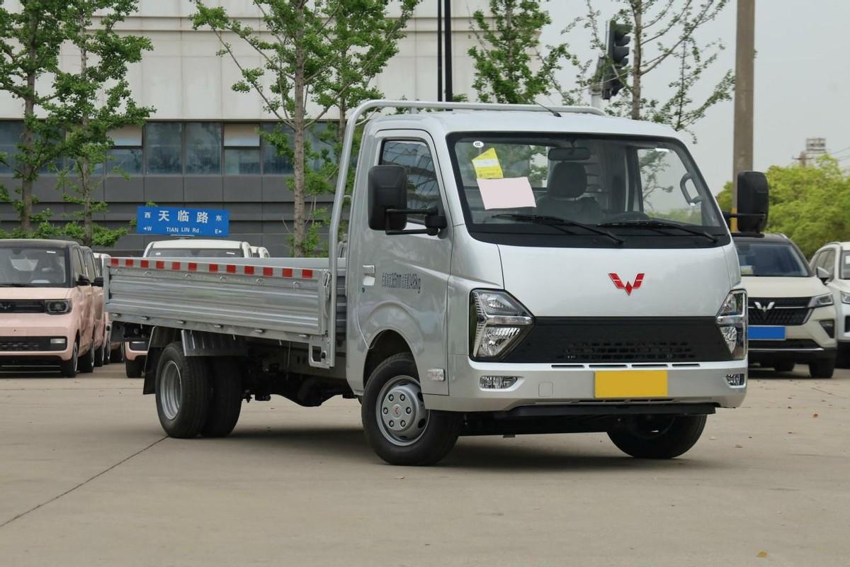 为什么老百姓买货车，首推五菱？
这不是说五菱有多么多么好，而是它会从老百姓需求的