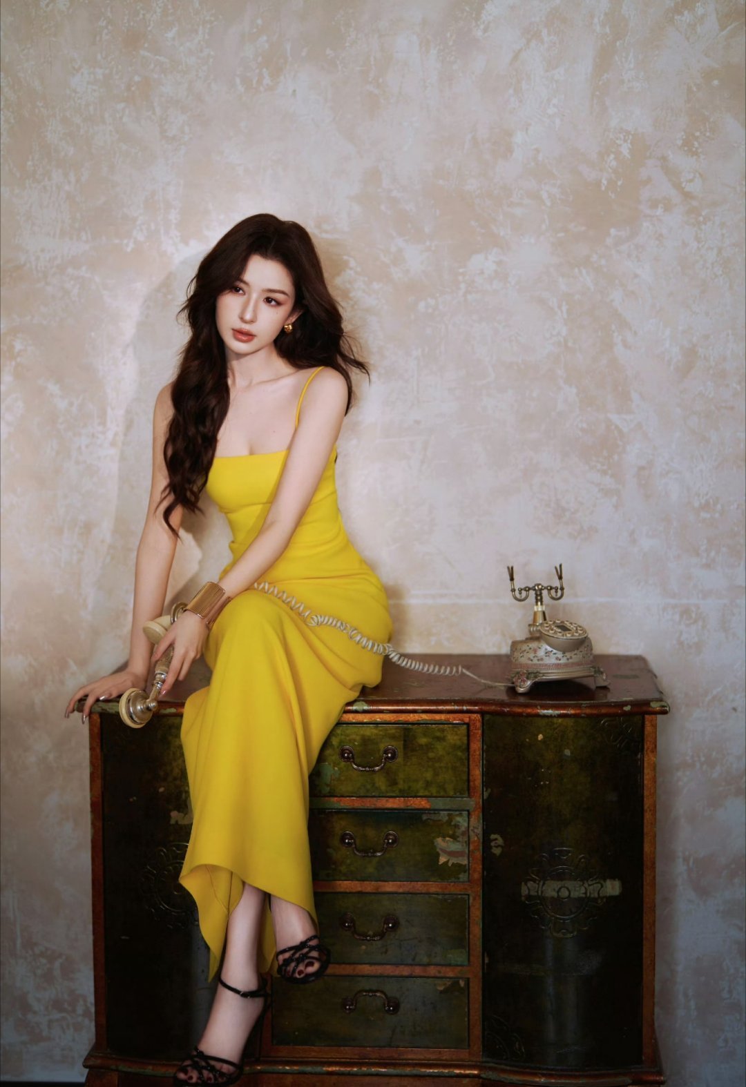 哈尼克孜～真的狠适合这种造型第一次穿这么亮色的衣服吧