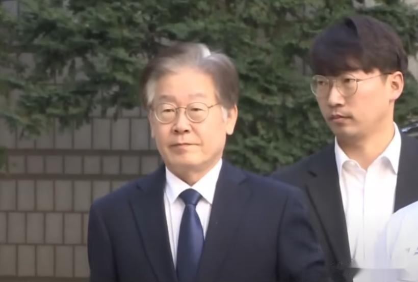 刚刚，李在明再遭党内叛徒围攻！两千人联署要他停职，博弈太惊心
韩国共民党内部的“