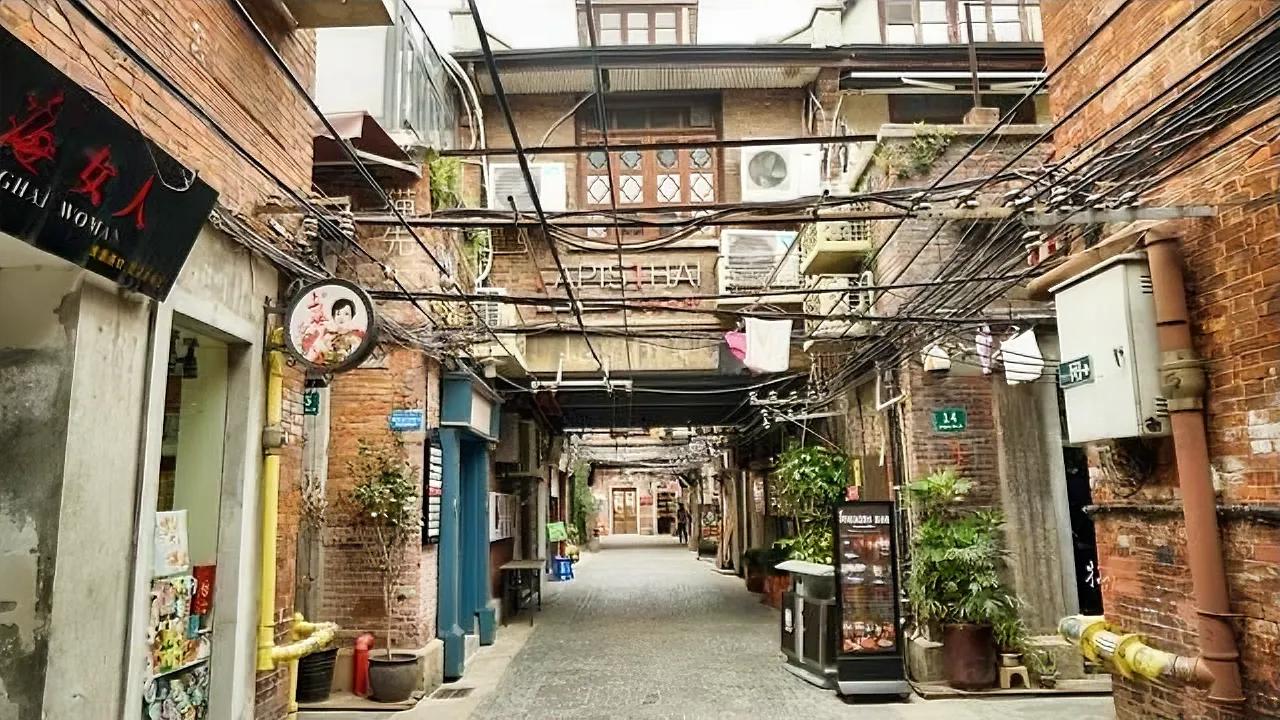 上海还有一些十几平的房子吗？
以前在黄浦住租住过一段时间，卫生间、洗漱、厨房都是