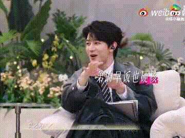恋综男嘉宾早饭吃狮子头这到底是恋综还是吃播别的恋综嗑恋爱，半熟恋人全员干饭。男嘉