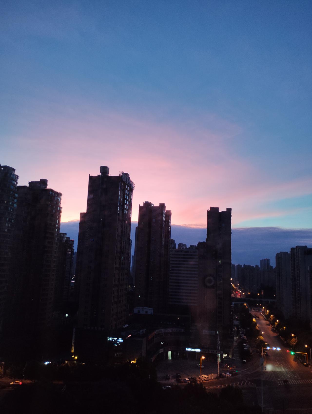 一切是代表所有，但天意难违。有些事情的发展是自己无法去控制和阻止的。
心态好点，