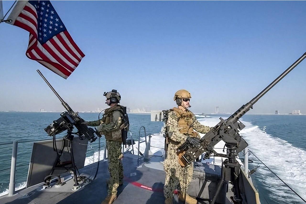 福特号航母疑似哗变！美军怀疑内部纵火，5700水兵被全员软禁

美国海军最新锐的