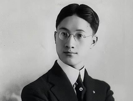 1931年，徐志摩想买条新裤子，竟发现家里一分钱都没有。他拎着破洞的裤子，哀求妻