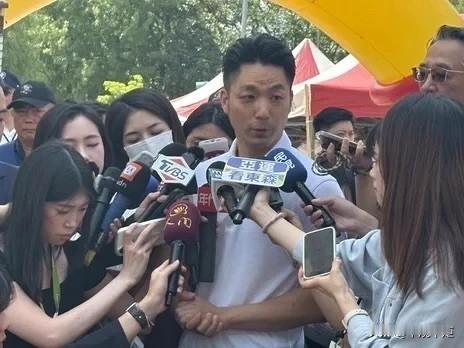 蒋万安呛“陆委会欠饶庆铃一个道歉”   梁文杰叫嚣：会不会管太宽？

台东县长饶