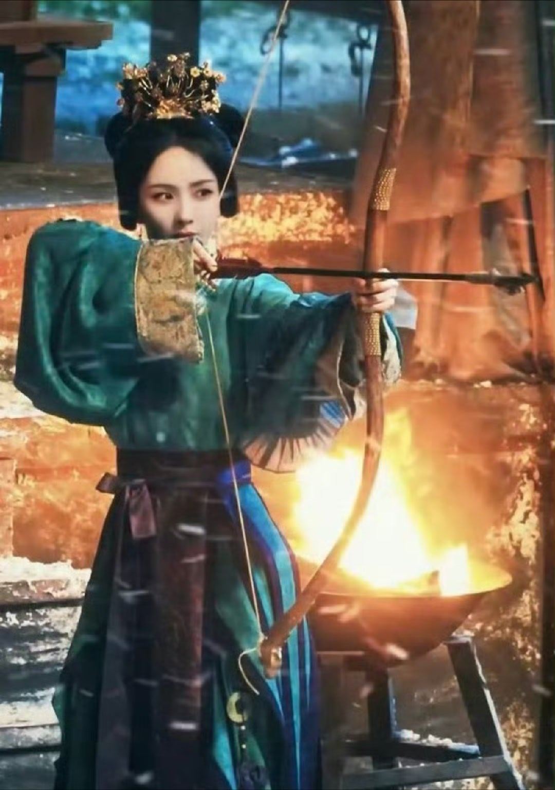 杨幂这造型太绝了，真像从古画里走出来的仙子呀！古典韵味满满，一颦一笑都透着诗意，