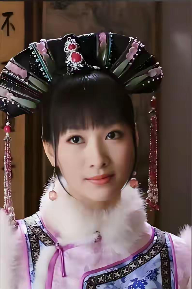 陶昕然和何建泽2006年相识相恋，长跑近十年后于2015年成婚，婚后一直实行AA