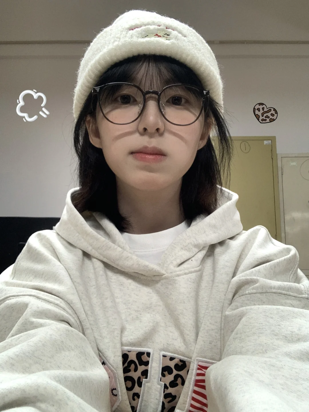 天冷了可以借你的手牵牵吗