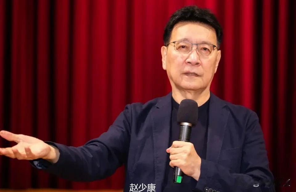 5月16日赵少康直接公开怼自家党主席郑丽文，场面特别热闹，普通人一眼就能看明白。