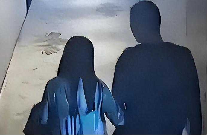 “你老婆在外面给人家性服务，你知道吗？”
“我知道，但她是好老婆，是我对不起她。