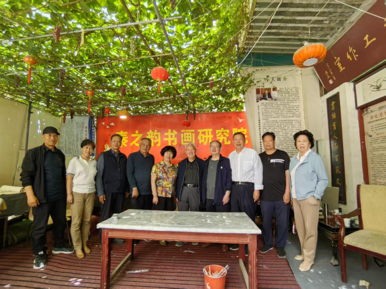 翰墨抒怀忆初心 笔墨丹青颂经典——

兰州书画名家举办笔会纪念延安文艺座谈会讲话