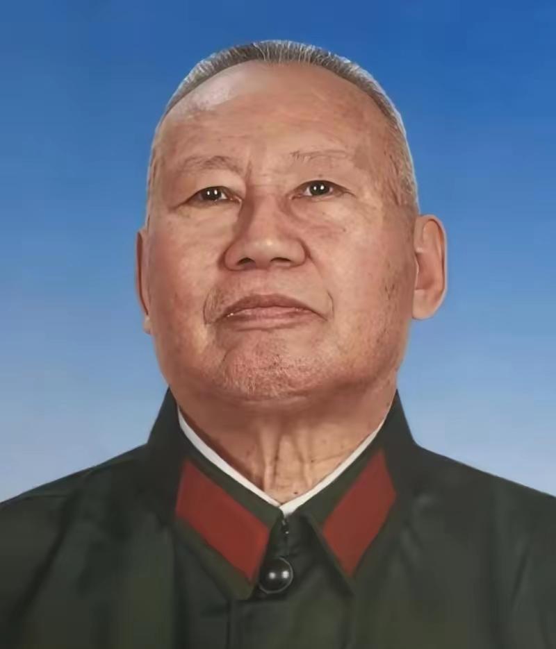 1978年，原空军副司令张积慧被撤职，被关了两年后，转业的他，到成都420厂当副