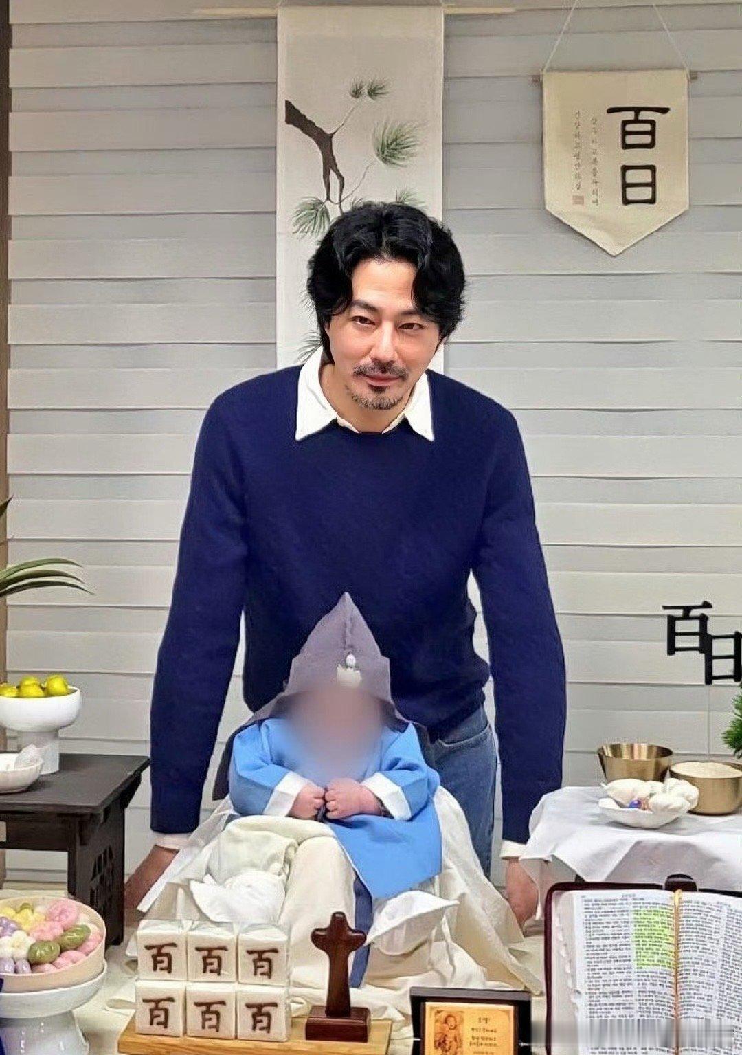 赵寅成参加朋友儿子百日宴近照赵寅成参加朋友儿子百日宴近照🈶烙铁这回我的欧巴是真