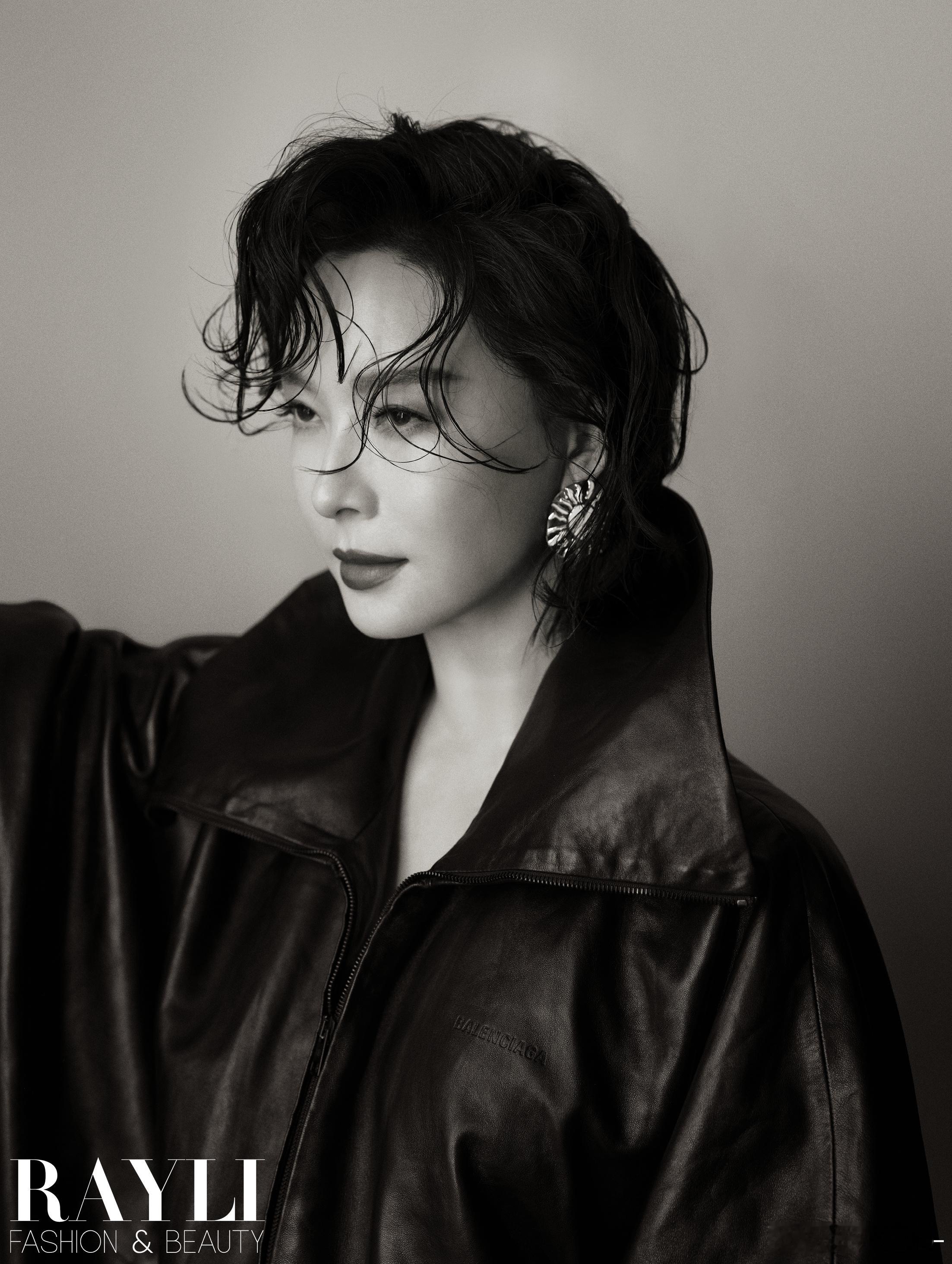 陈数湿发背头好有腔调原来陈数没演过作家又飒又文艺的双向反差！陈数湿发背头造型高级