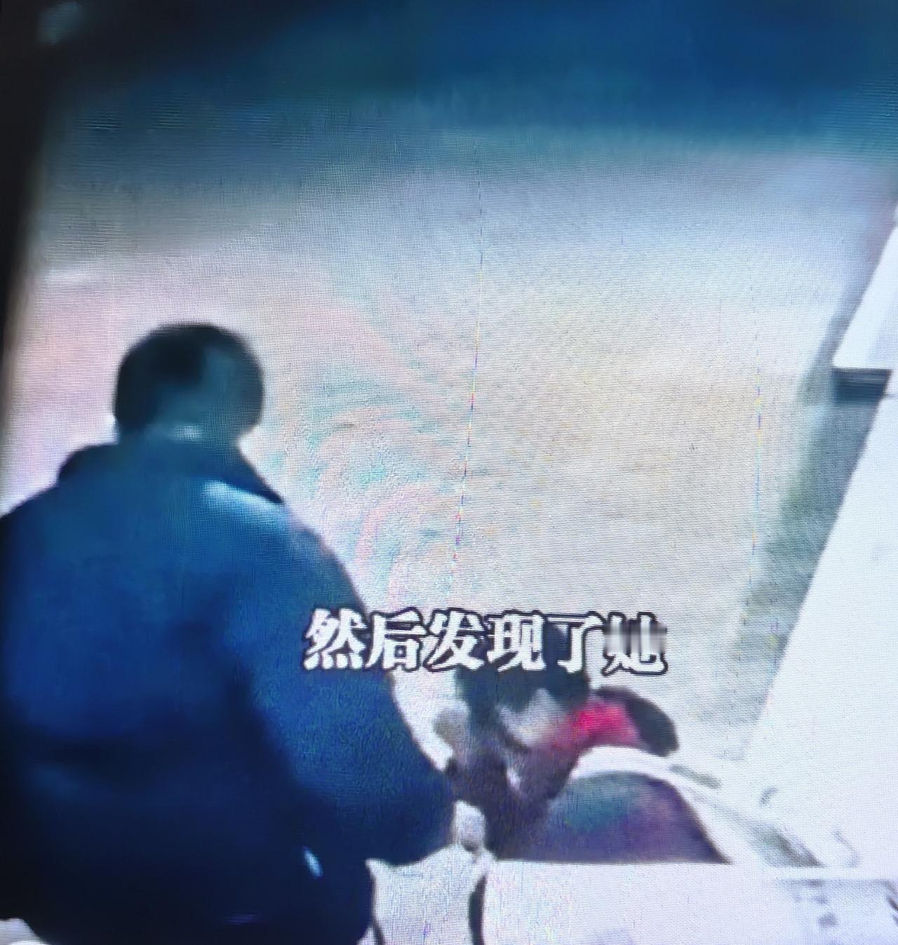贵州女孩无钱乘车当街痛哭，热心店主：“我送你回家！”

近日，贵州街头发生暖心一