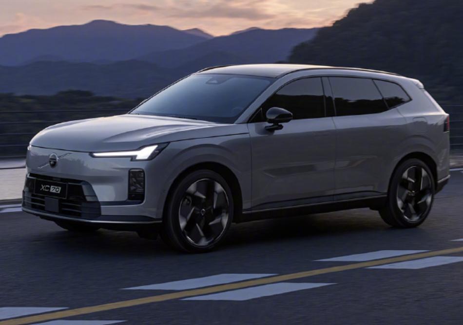 沃尔沃XC70正式开启预售，价格区间从29.99万元起，这款车之前也介绍过，采用