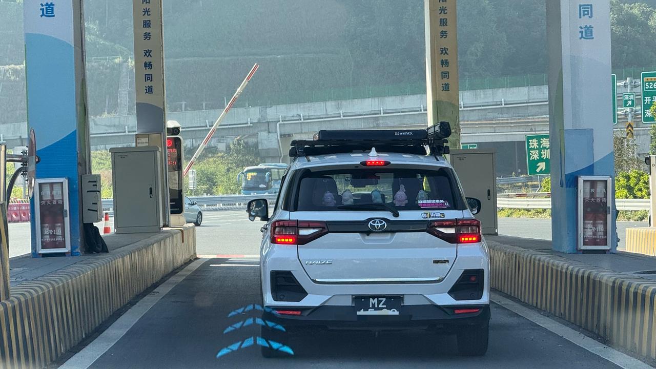 这黑牌配这款车
有种去到马来西亚的错觉【来自懂车帝车友圈】