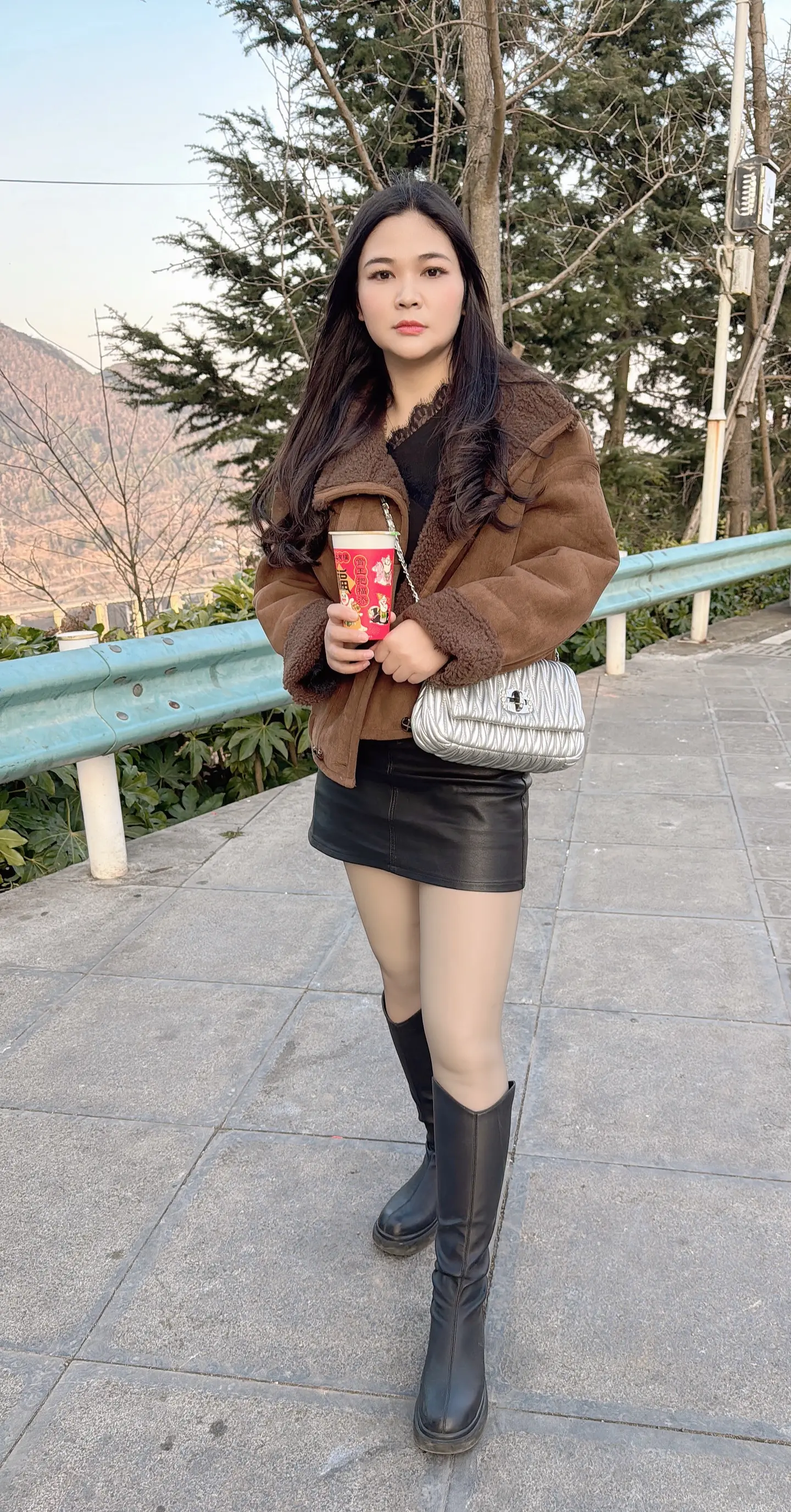 奶茶一杯快乐加倍