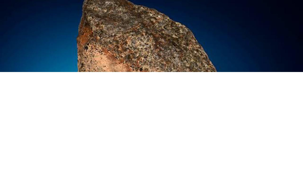 据目前已知最古老的火星陨石显示，火星可能早在40多亿年前就开始流失水分了