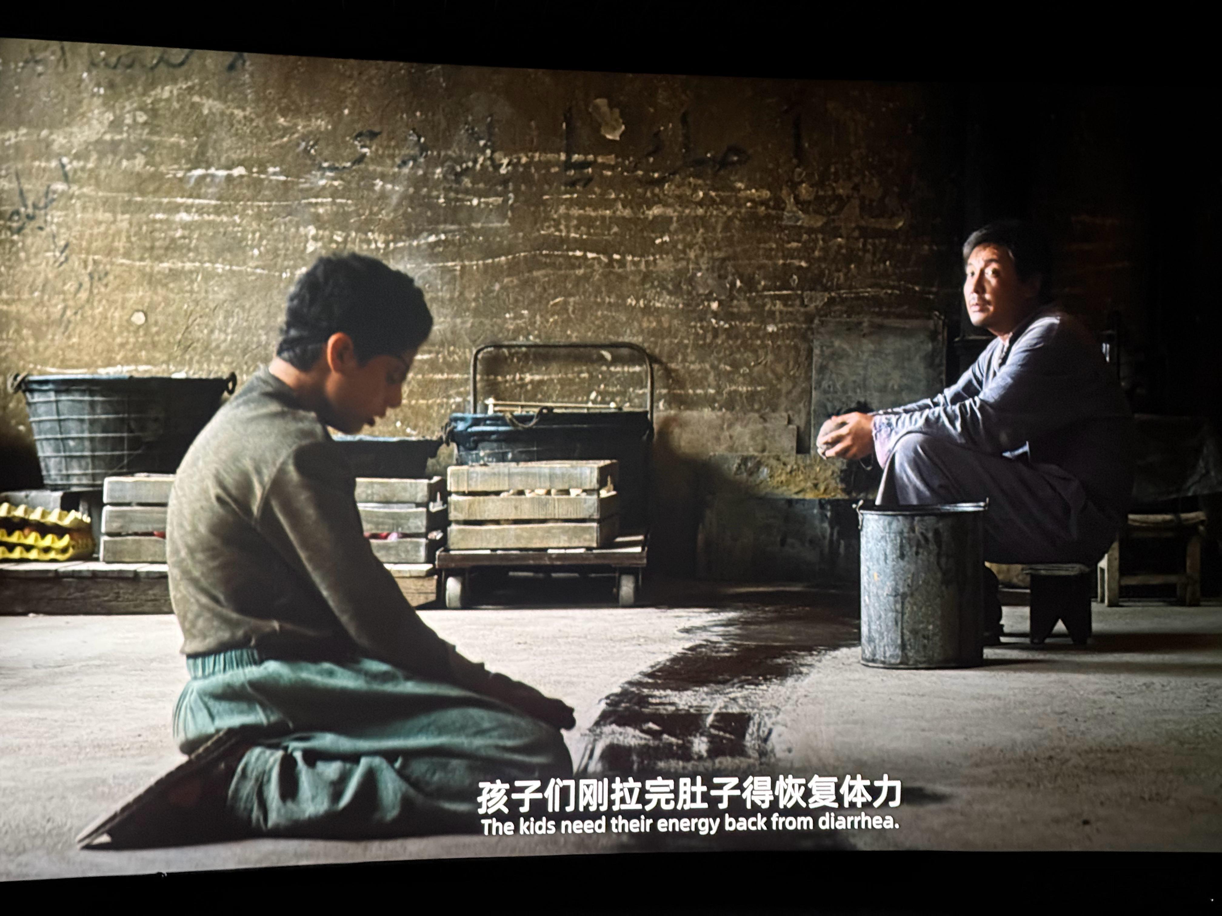 二刷龙餐馆，沈腾和家里人打电话，还有俊生那段，依旧意难平。世事千万，好好吃饭。欢