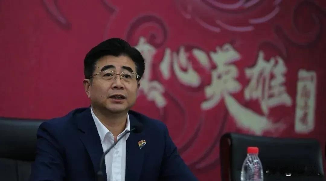 好办法！中超夏季转会大鱼提前浮出水面，多支球队垂涎欲滴。
  刚果前锋奥斯卡近期