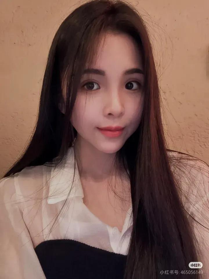 话说台湾近几年就推出了许多颜值和气质都相当不错的新晋博主，而IinIin就是其中