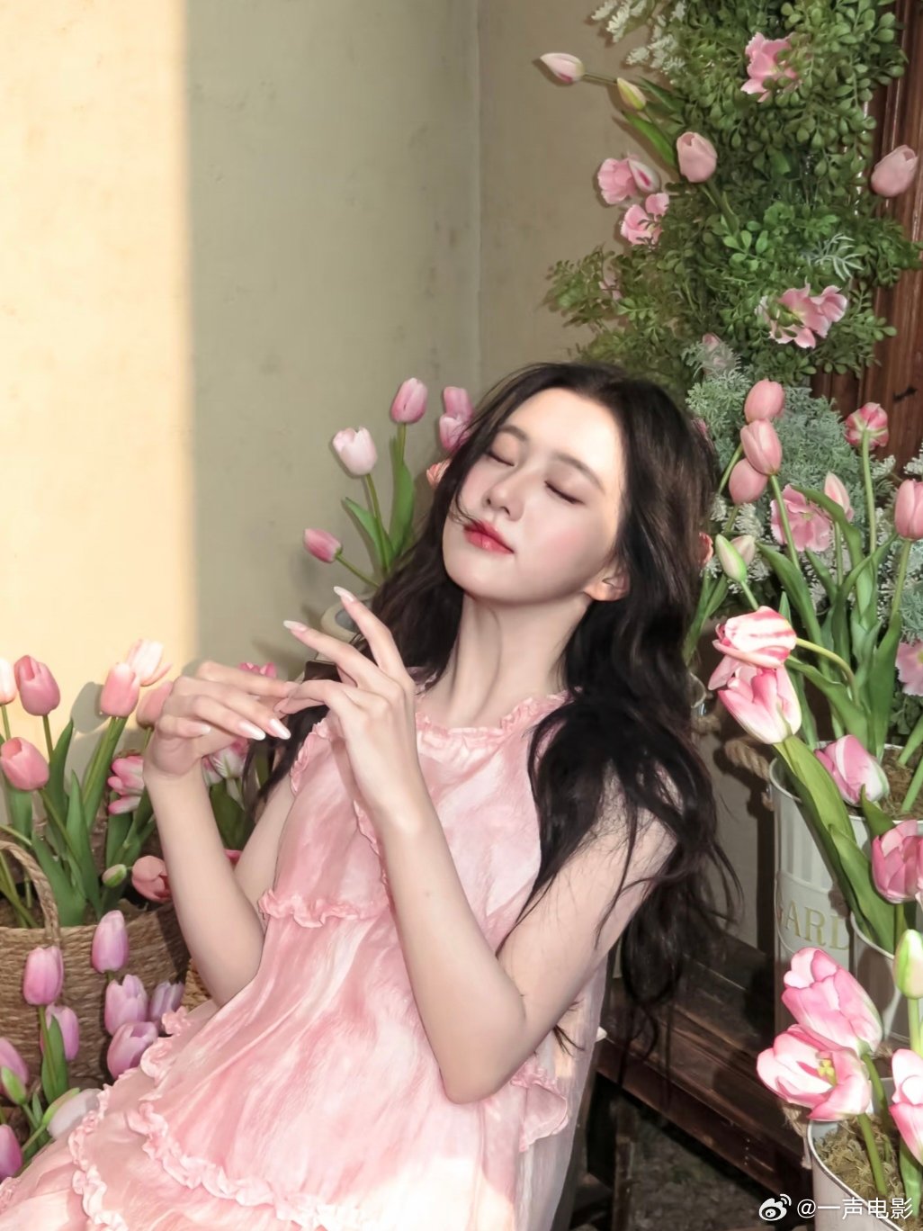 包上恩跳了好六主题曲舞 一眼心动的舞台！包上恩清爽造型亮相好六，主题曲舞步轻盈灵