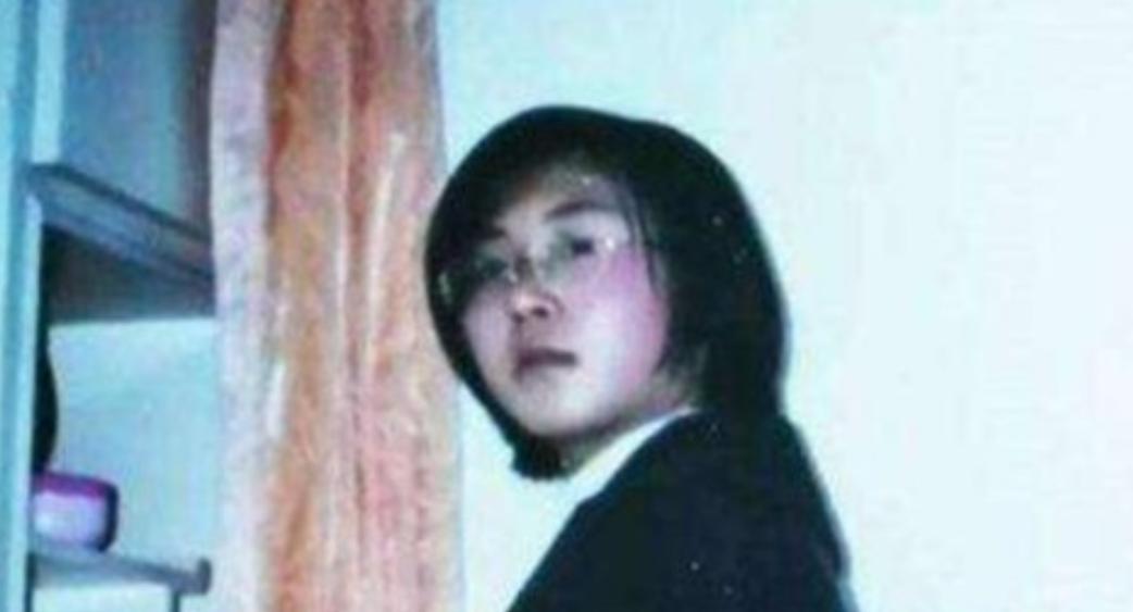 2000年，一对辽宁夫妇借了7万元将女儿曹茜送出山区，前往国外留学。

这笔钱在