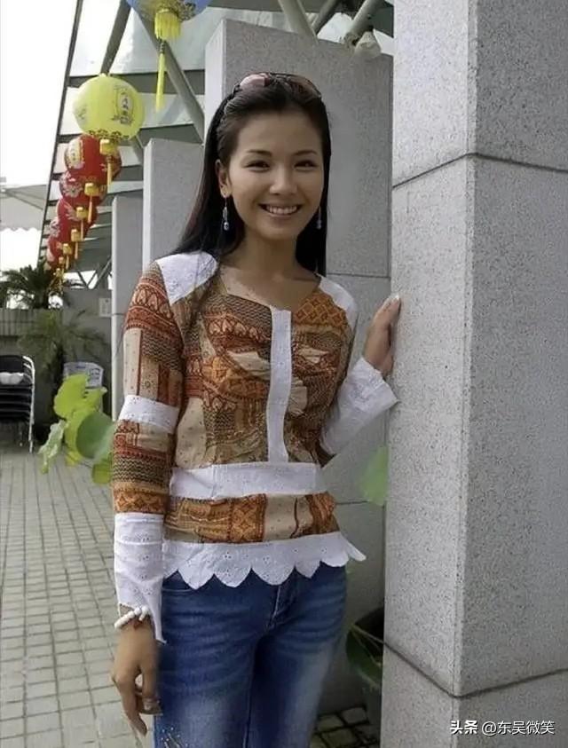 这是现在一位大牌女明星多年前的一张照片，她是谁，你们认出来了吗？