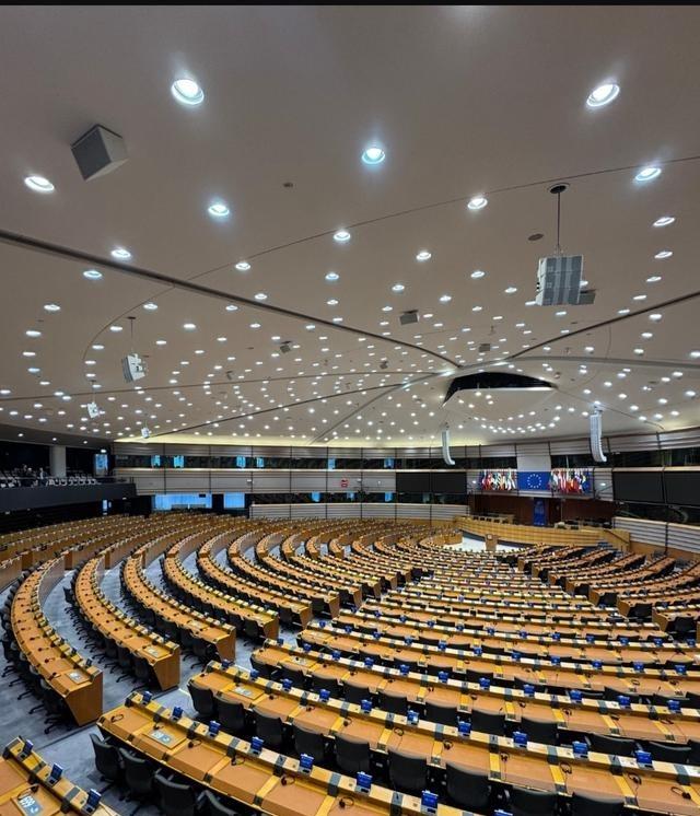 欧洲议会勒令中国废除推广普通话法的法案休矣！欧洲议会4月30日通过涉华决议，矛头