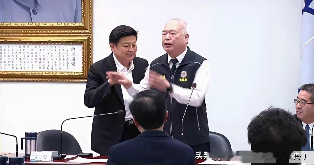 国民党就对美军购案爆发严重党内分裂：
1. 党副主席季麟连在中常会当众强硬表态，
