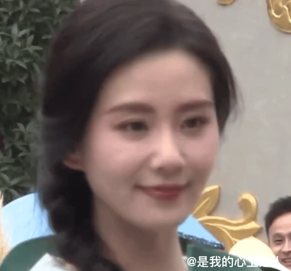 #动图[超话]# 刘诗诗 她怎么老成这样了[吃惊][吃惊][吃惊] ​​​