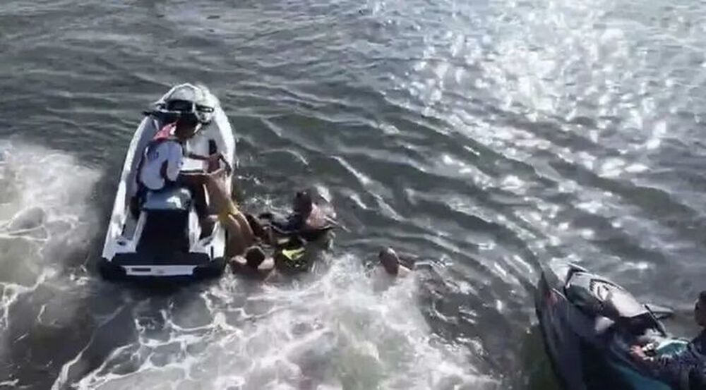 生命的托举！起步区警民威海浴场合力救起溺水男童