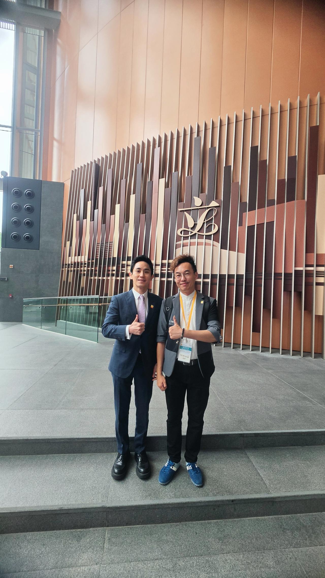日前，香港菁英会永远荣誉主席、立法会议员庄家彬先生诚邀菁英会荣誉架构成员、主席团