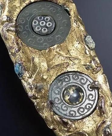 1951年，河南一女子放羊时，突然被一头公羊撞倒在地，女子挣扎站起，但又被撞到，