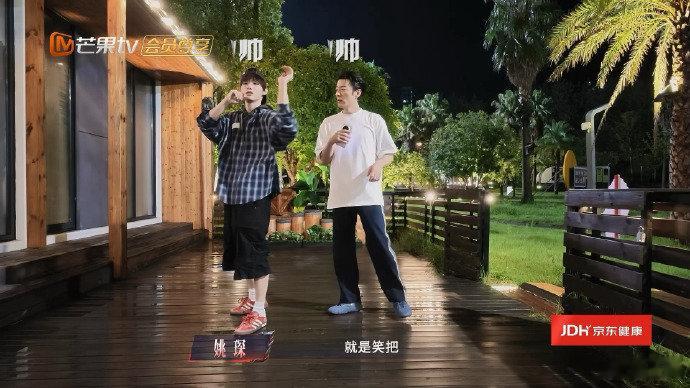 姚琛给李光洁上大师课姚琛小巷人家专用舞蹈老师披荆斩棘披哥编外舞蹈老师姚琛又上线，
