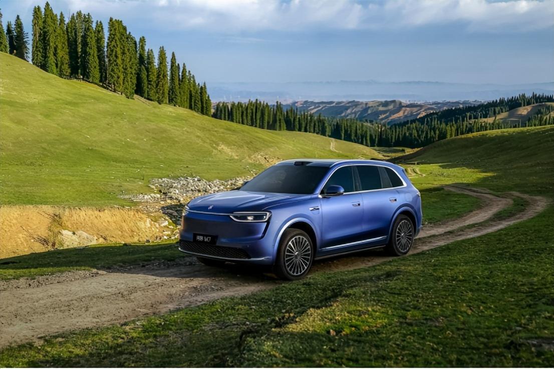 春游露营神器！问界M7大空间+7万权益解锁松弛感
春日露营正当时，想要带齐帐篷、